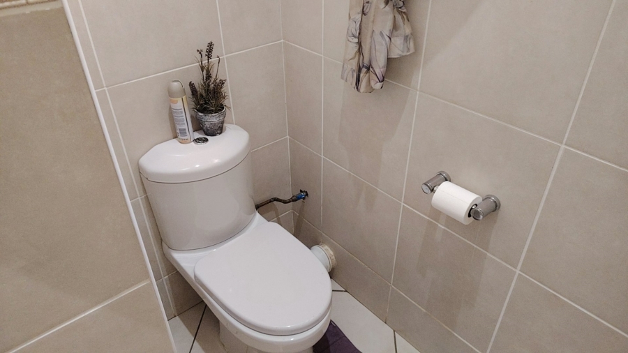 3 Bedroom Property for Sale in Roosheuwel North West